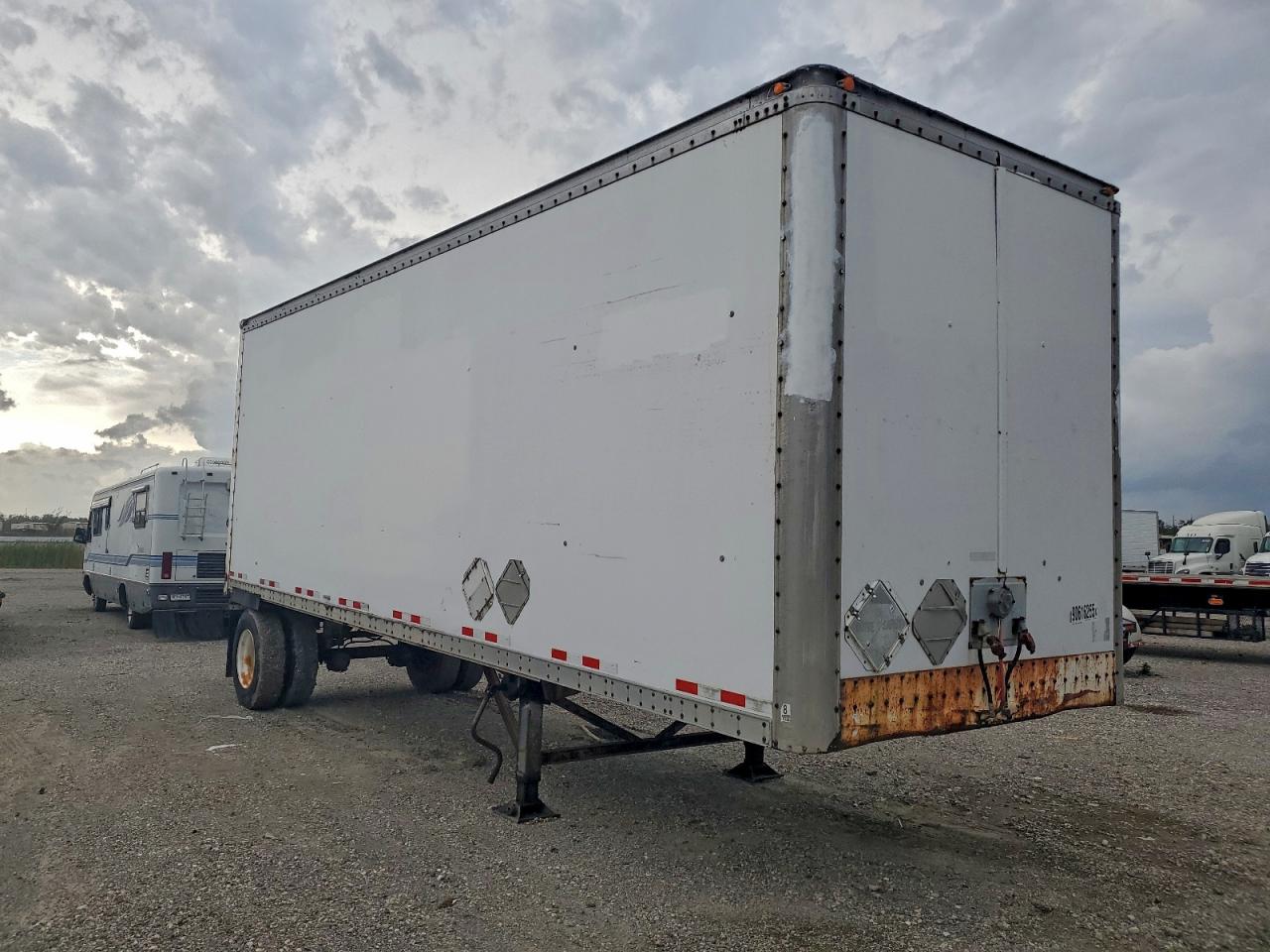 Salvage Wabash Dry Van Tr Image