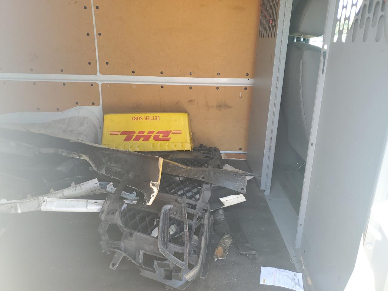 Nissan Nv 2500 S