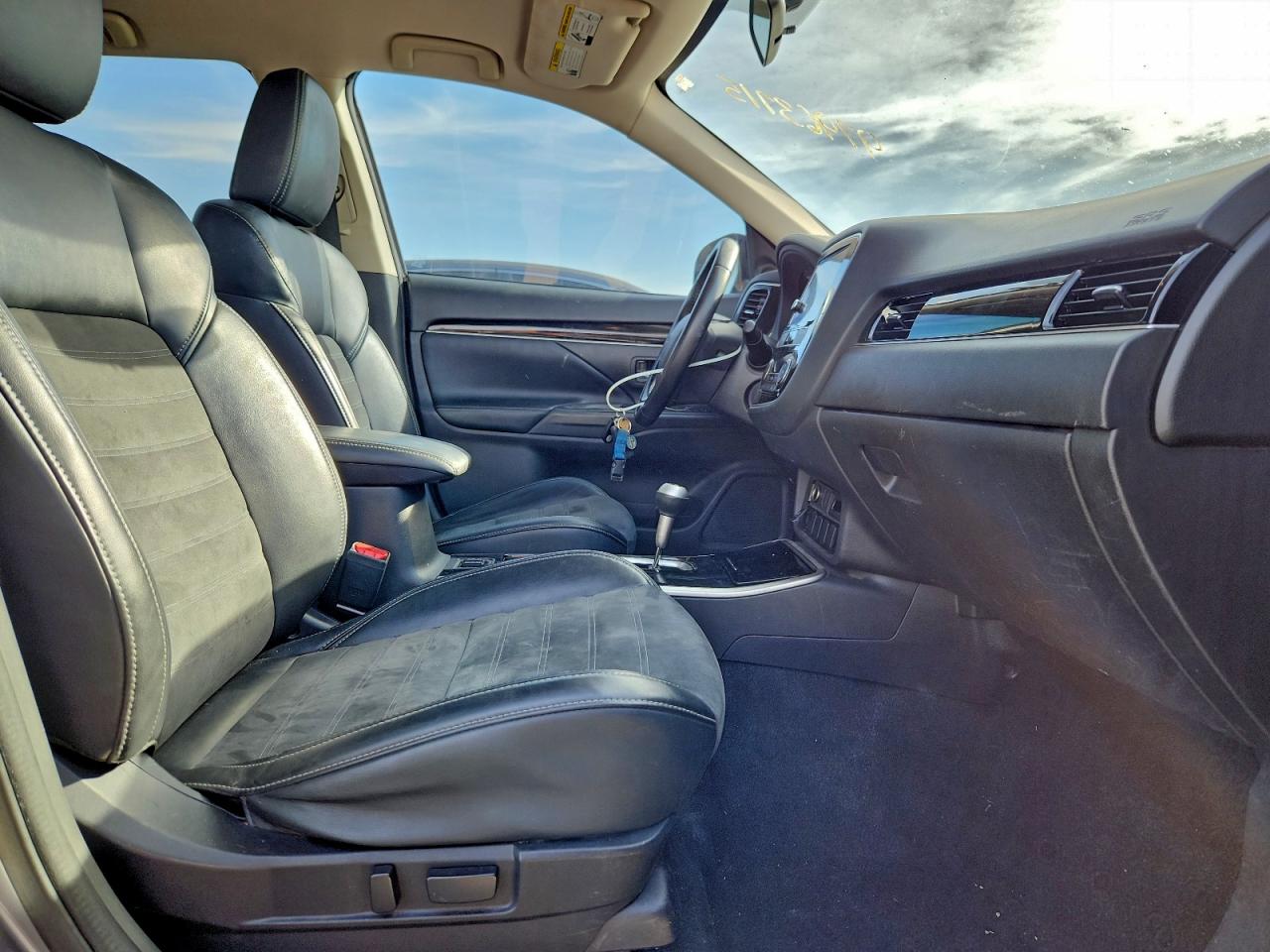 Mitsubishi Outlander Se