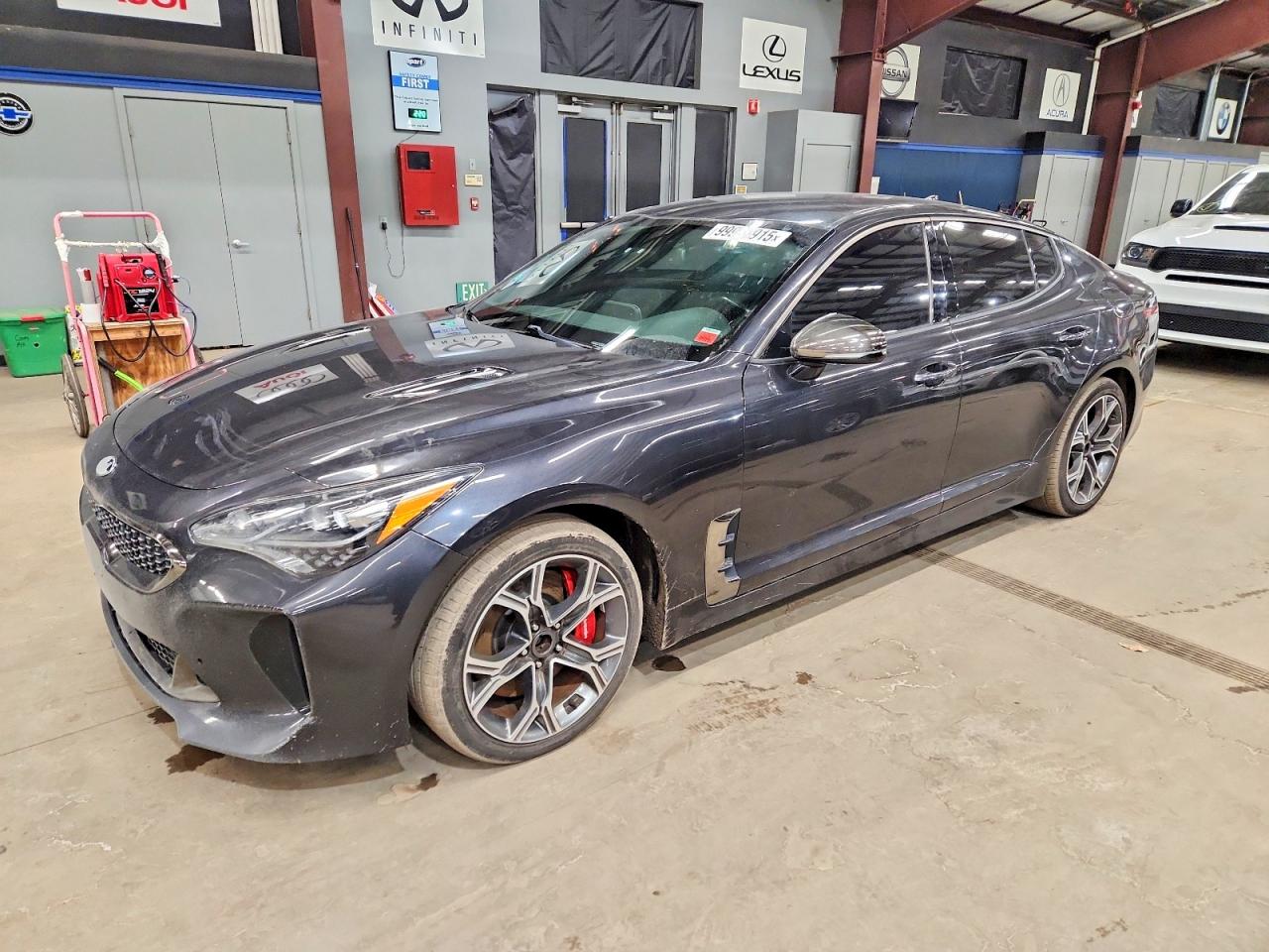 Salvage Kia Stinger Image