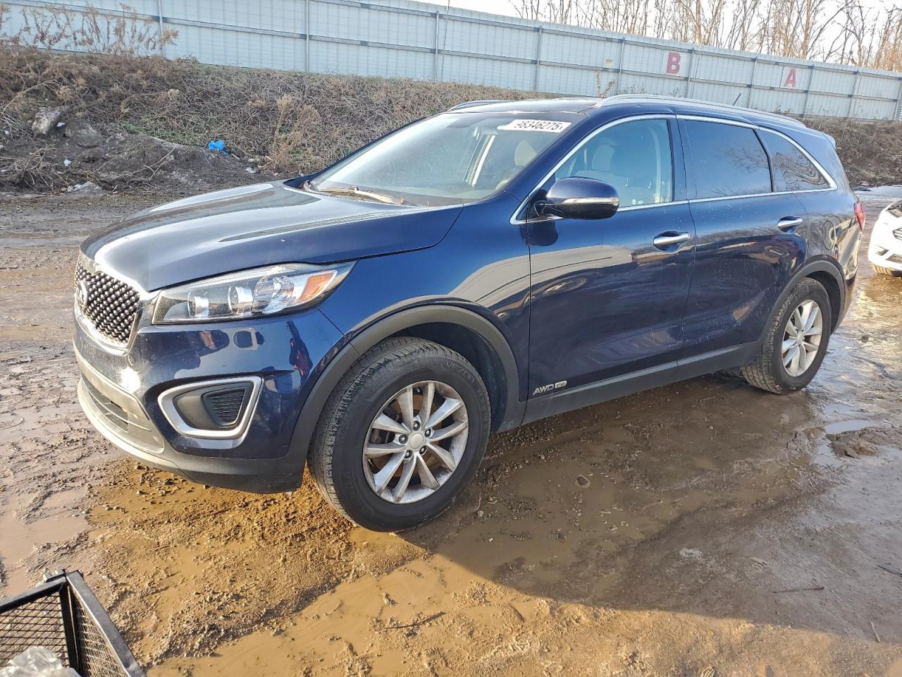 Salvage Kia Sorento Image