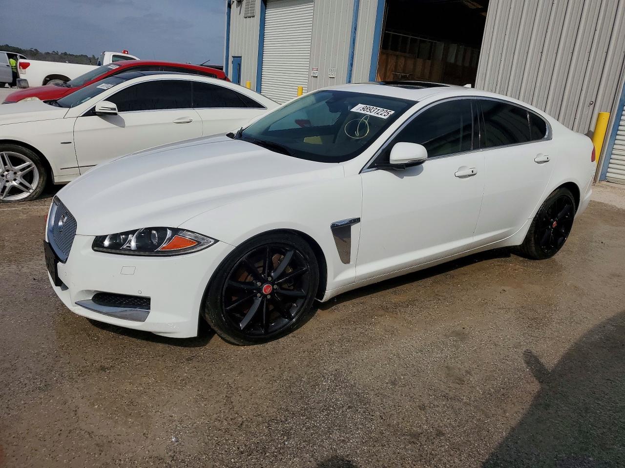 Salvage Jaguar XF Image