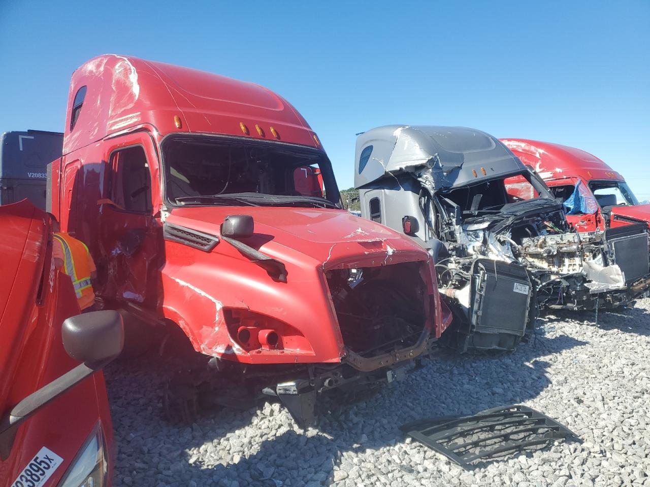 Salvage Frht Cascadia 1 Image