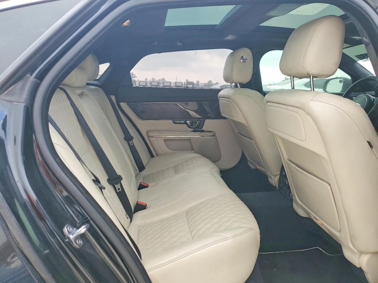 Jaguar XJ Portfolio