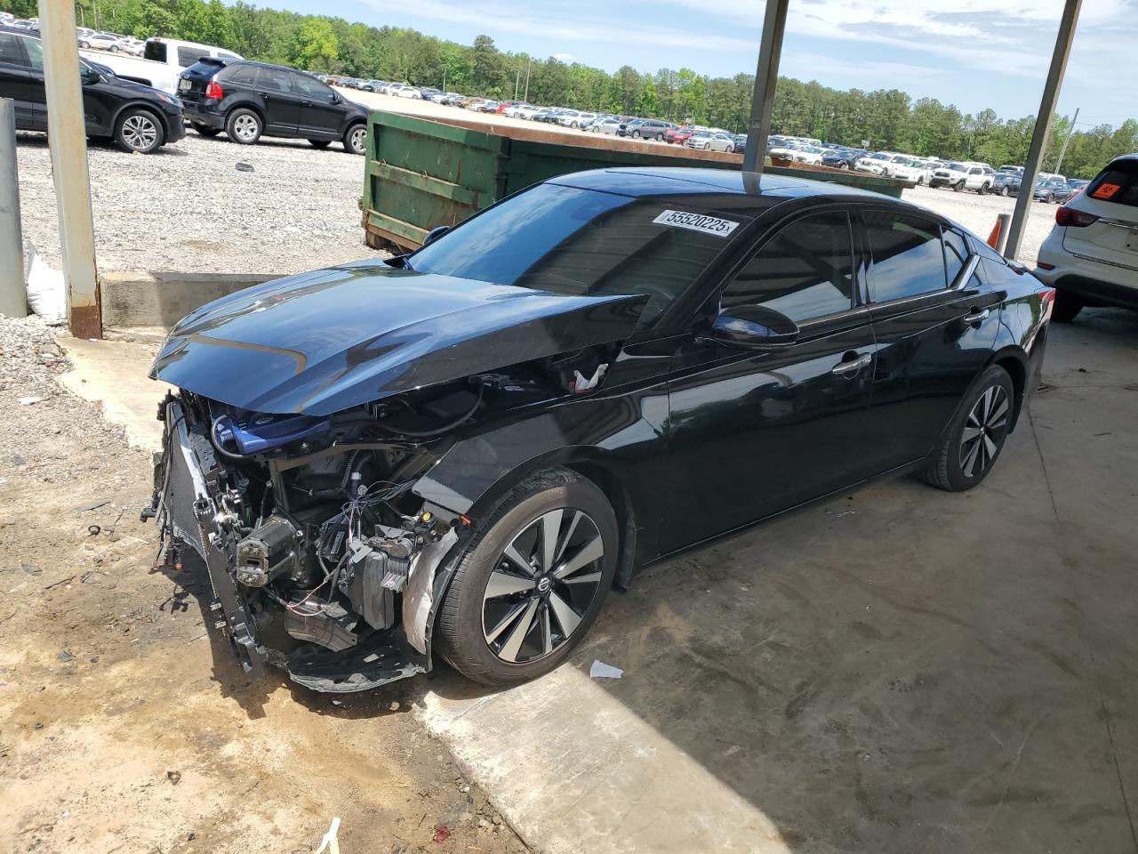 Salvage Nissan Altima Image