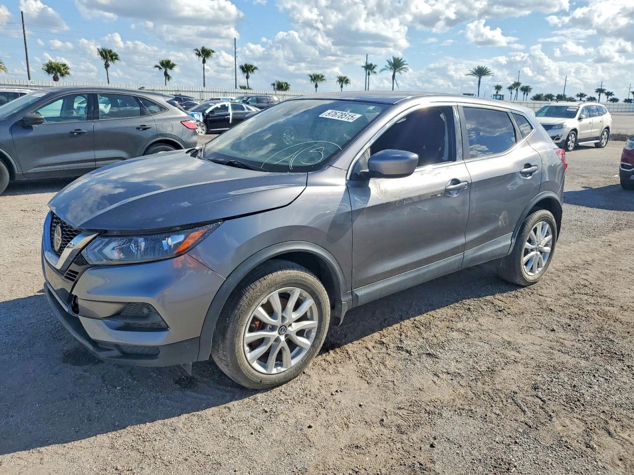 Salvage Nissan Rogue Image