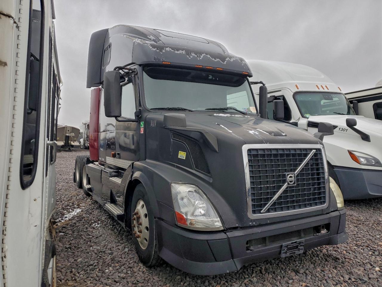 Salvage Volvo Vn Image
