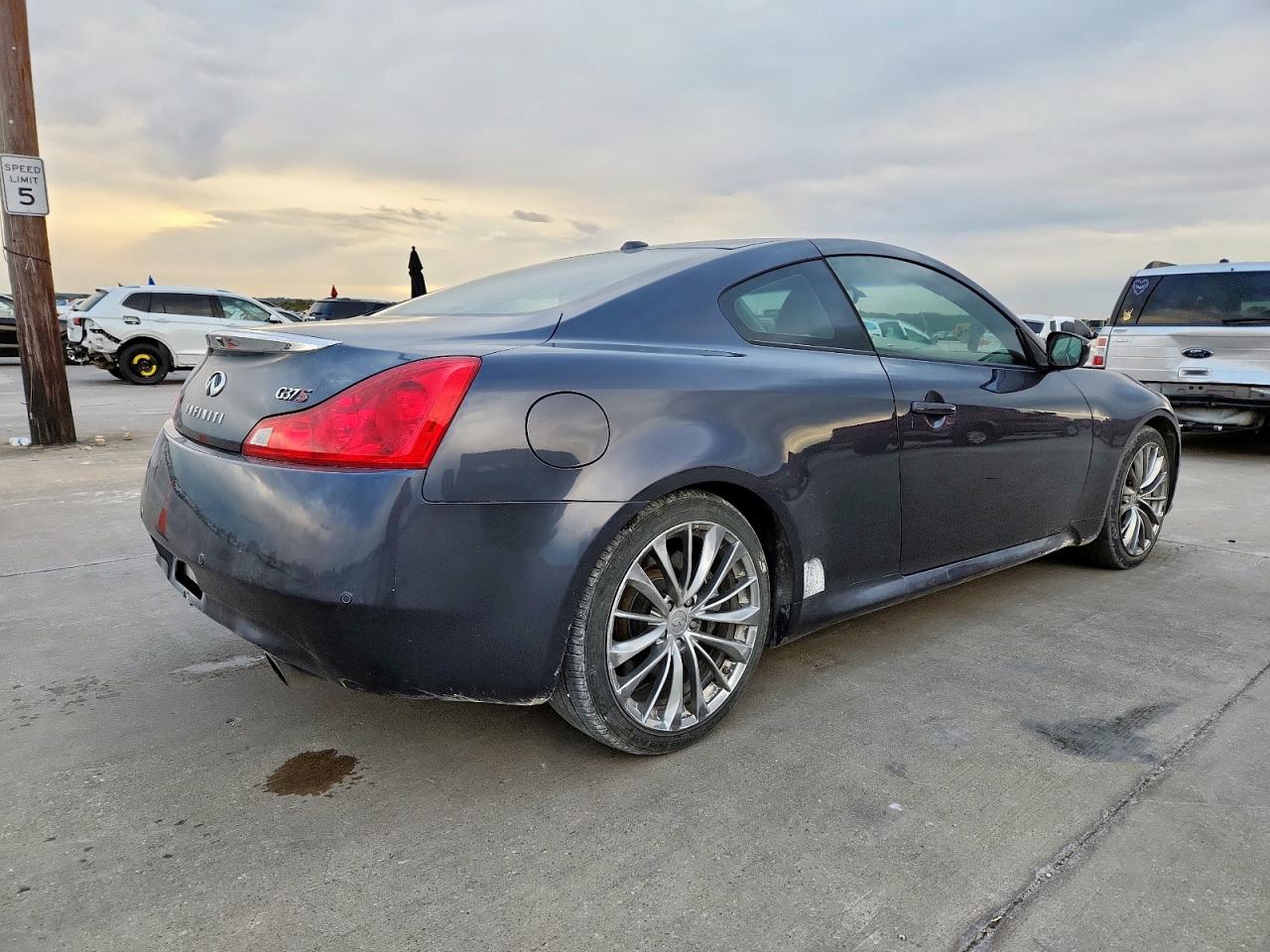 INFINITI G37