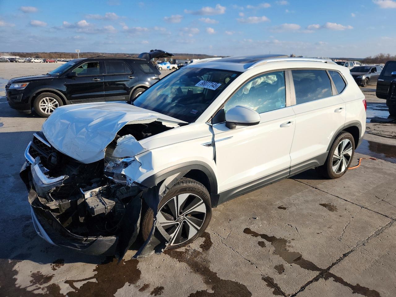 Salvage Volkswagen Taos Image