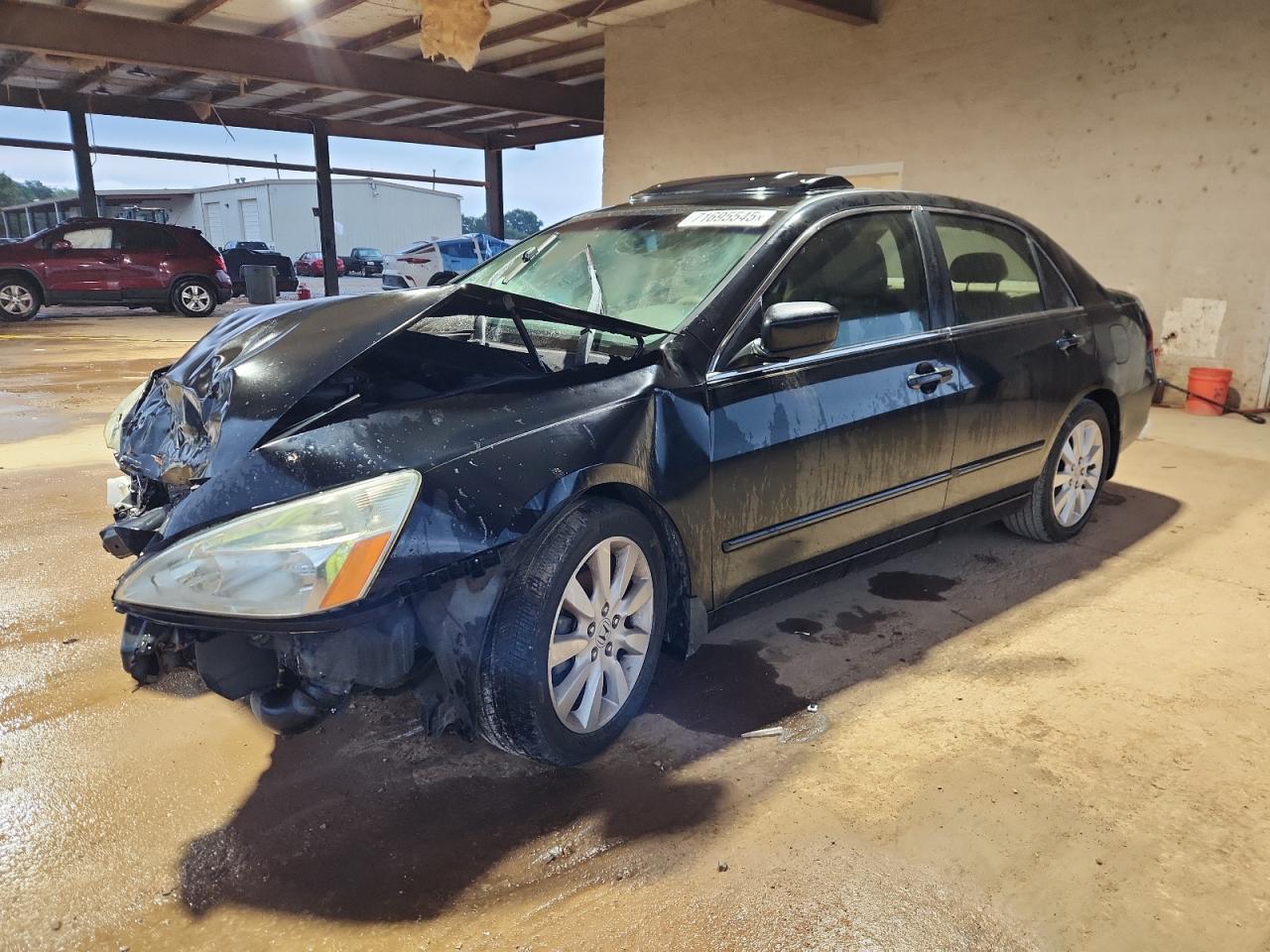 Salvage Honda Accord Image