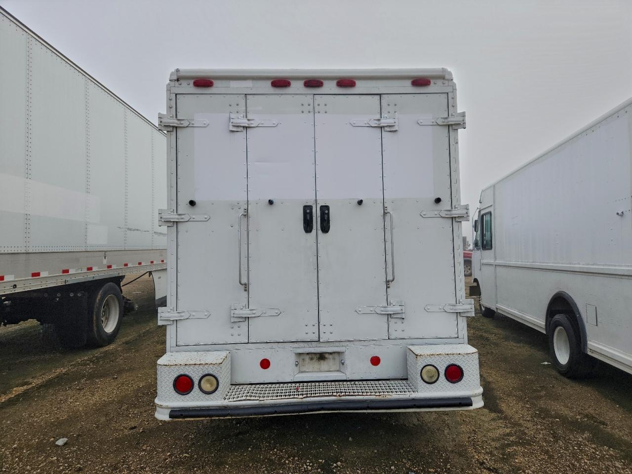Ford E-350
