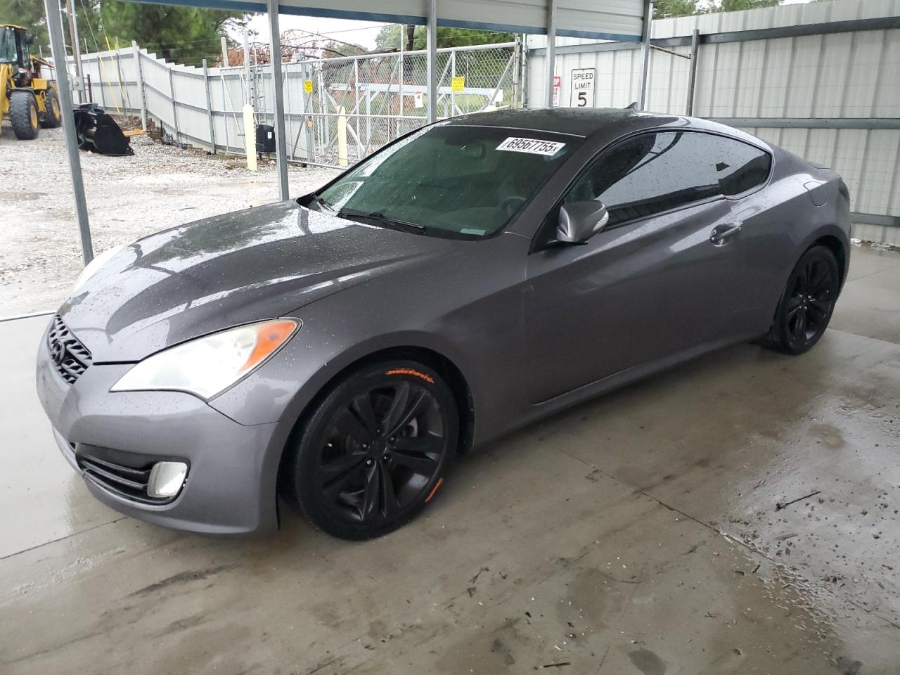 Salvage Hyundai Genesis Image