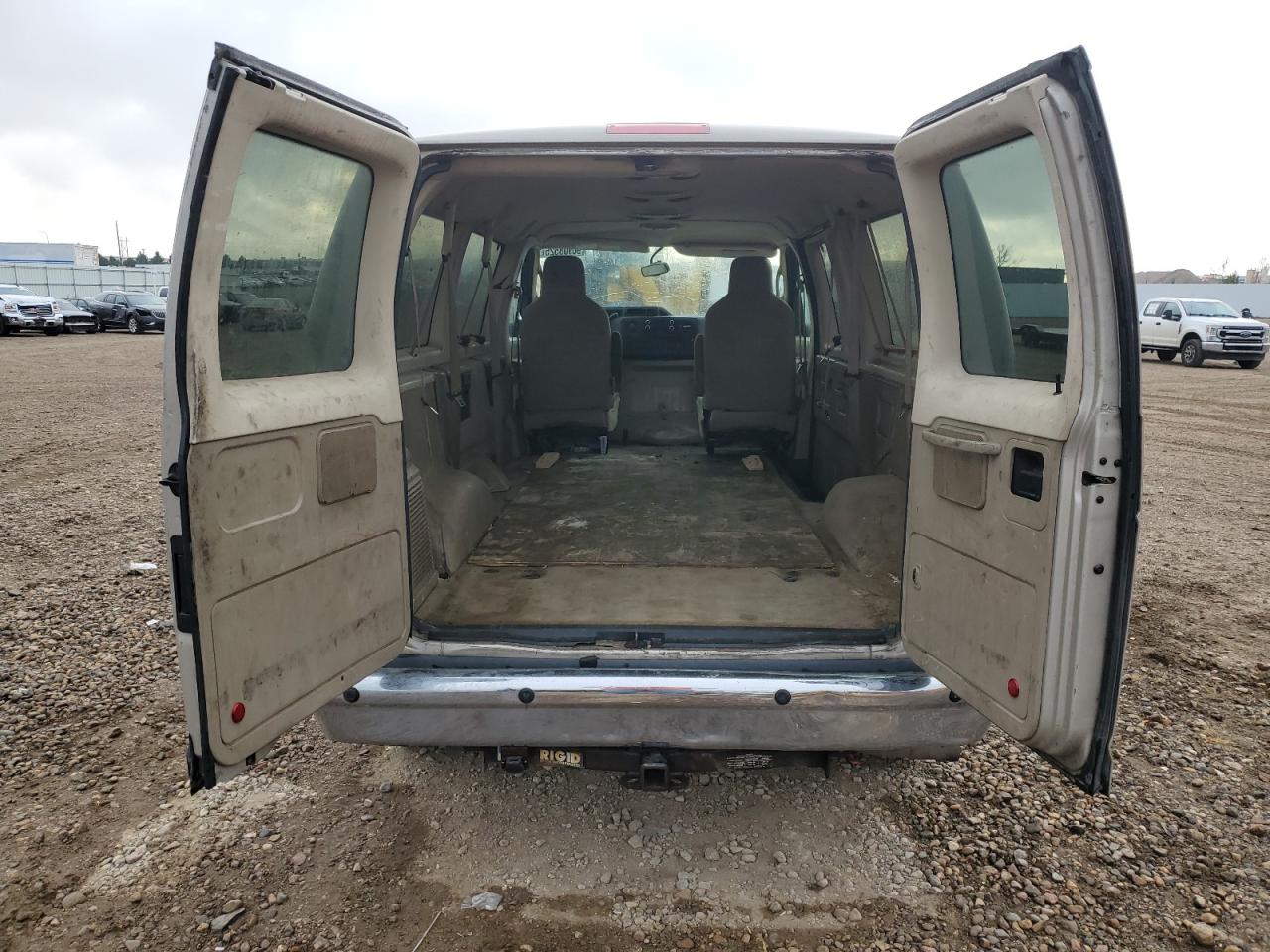 Ford Econoline E350 Super Duty Wagon