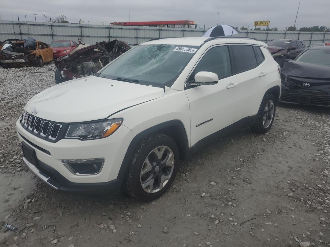 Salvage Jeep Compass Image