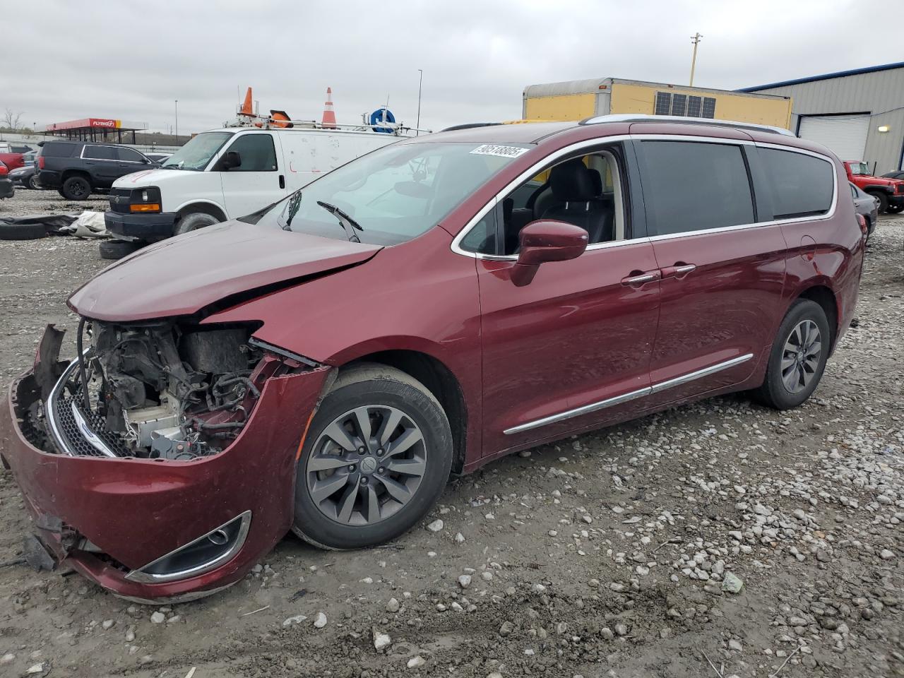 Salvage Chrysler Pacifica Image