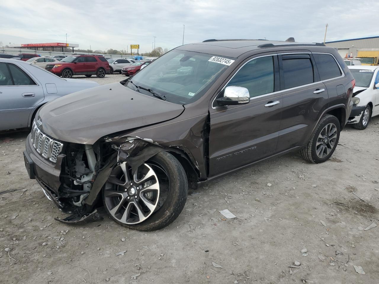 Salvage Jeep Cherokee Image