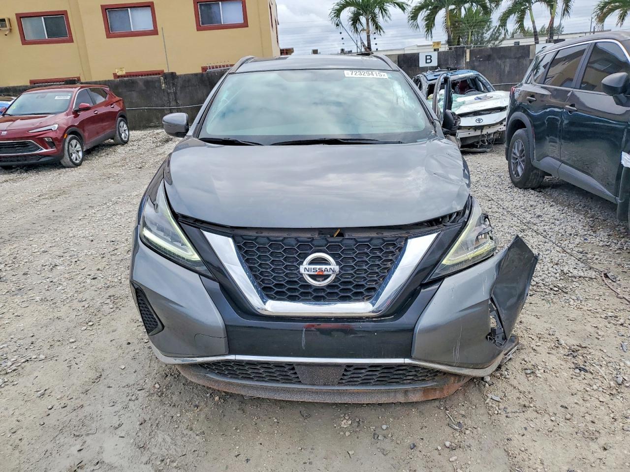 Nissan Murano S