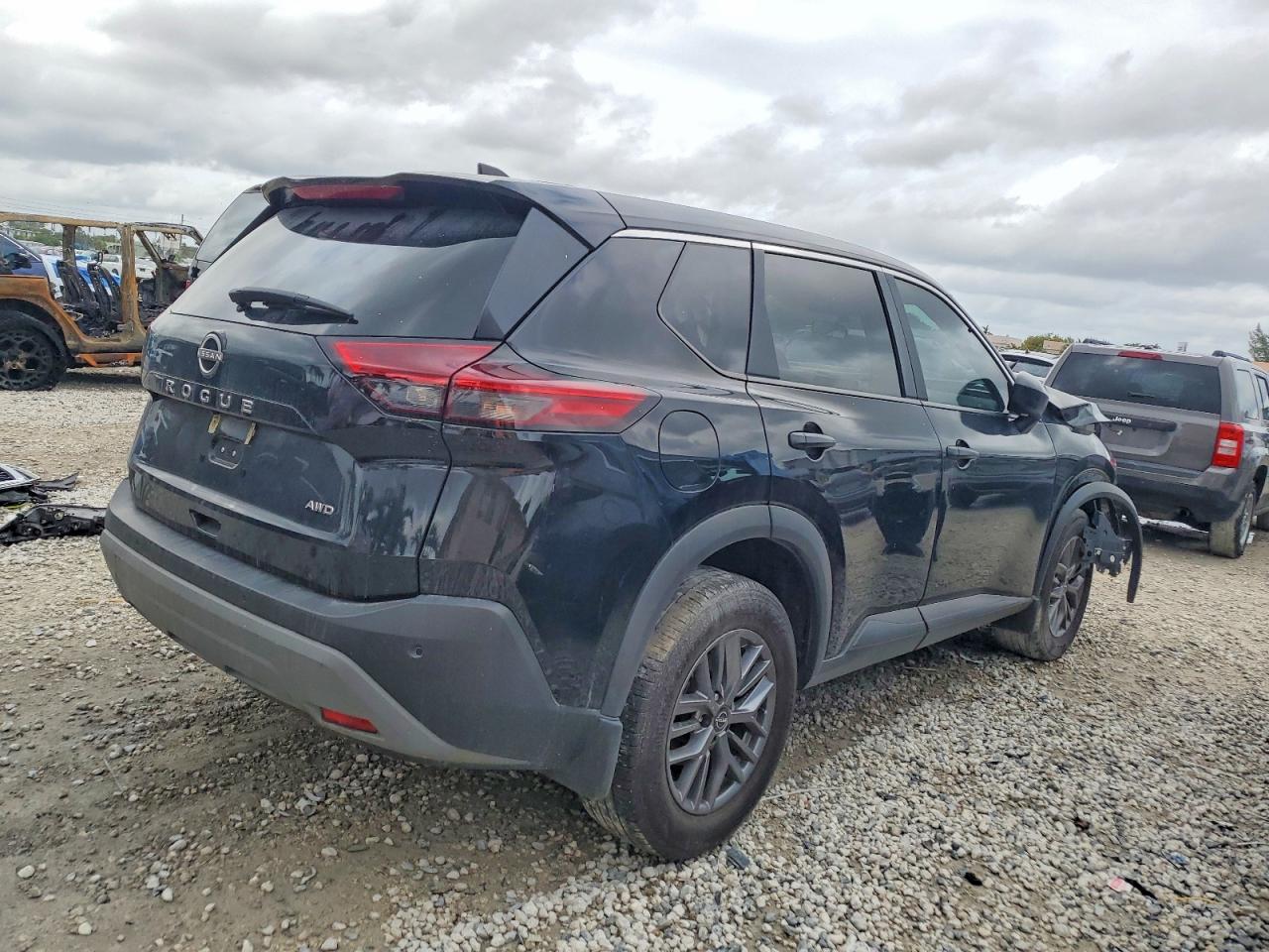 Nissan Rogue S