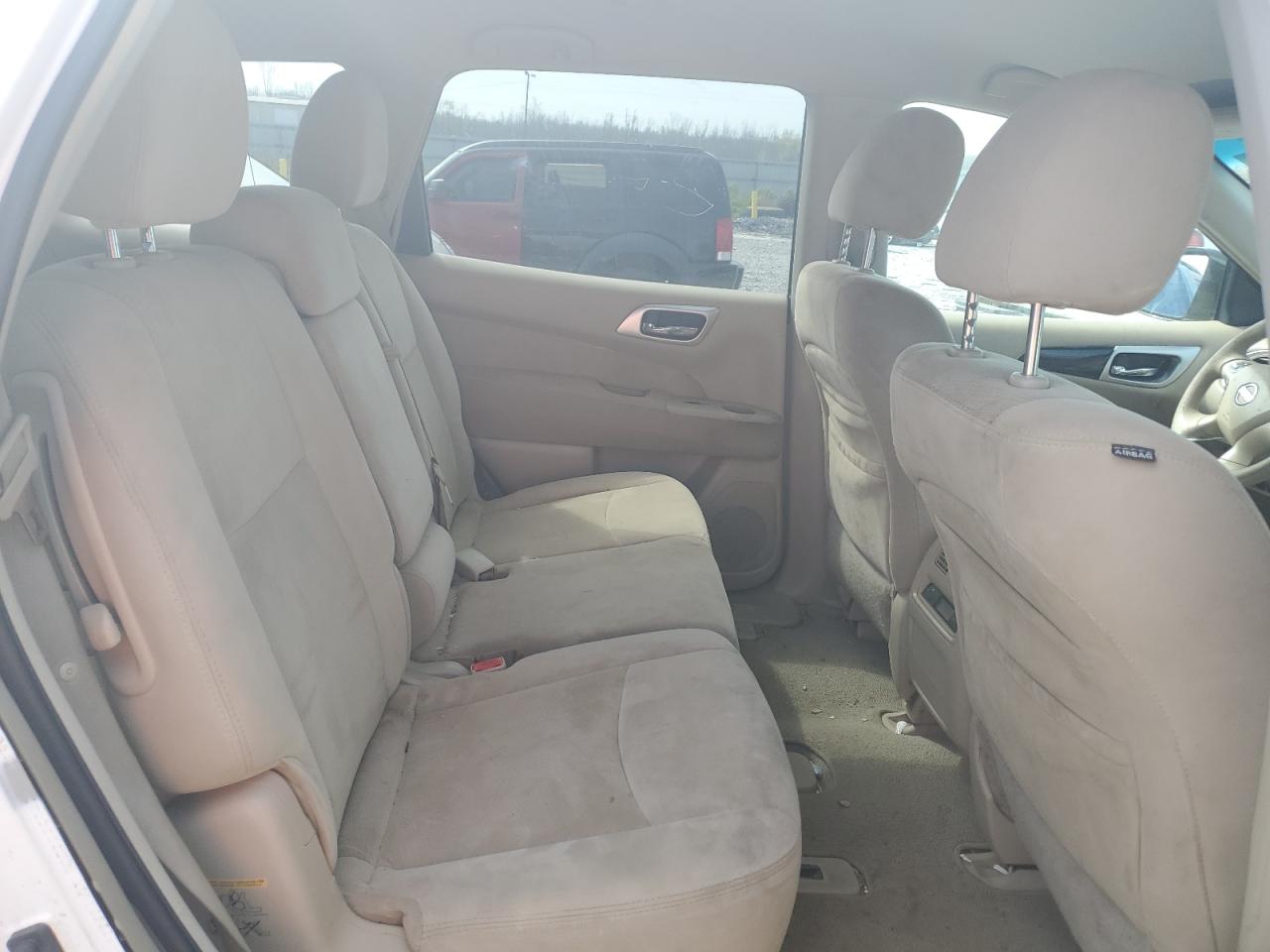 Nissan Pathfinder S