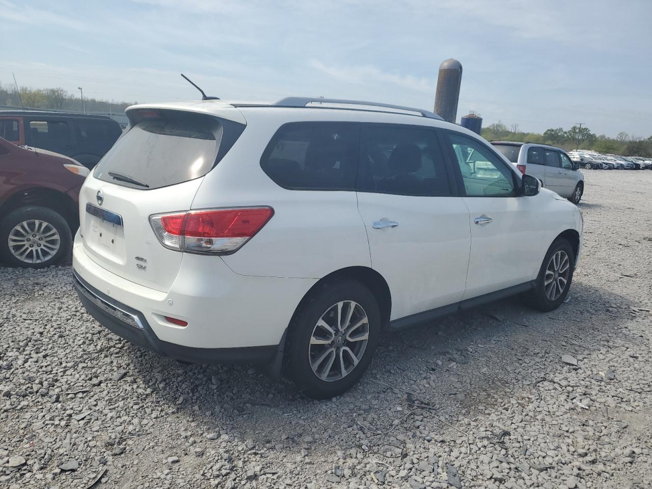 Nissan Pathfinder S