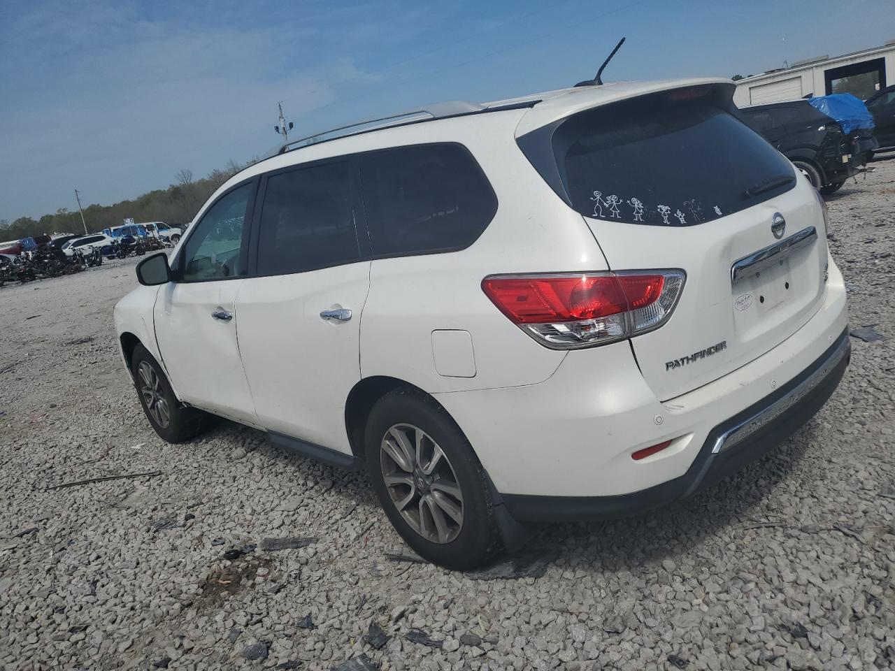 Nissan Pathfinder S