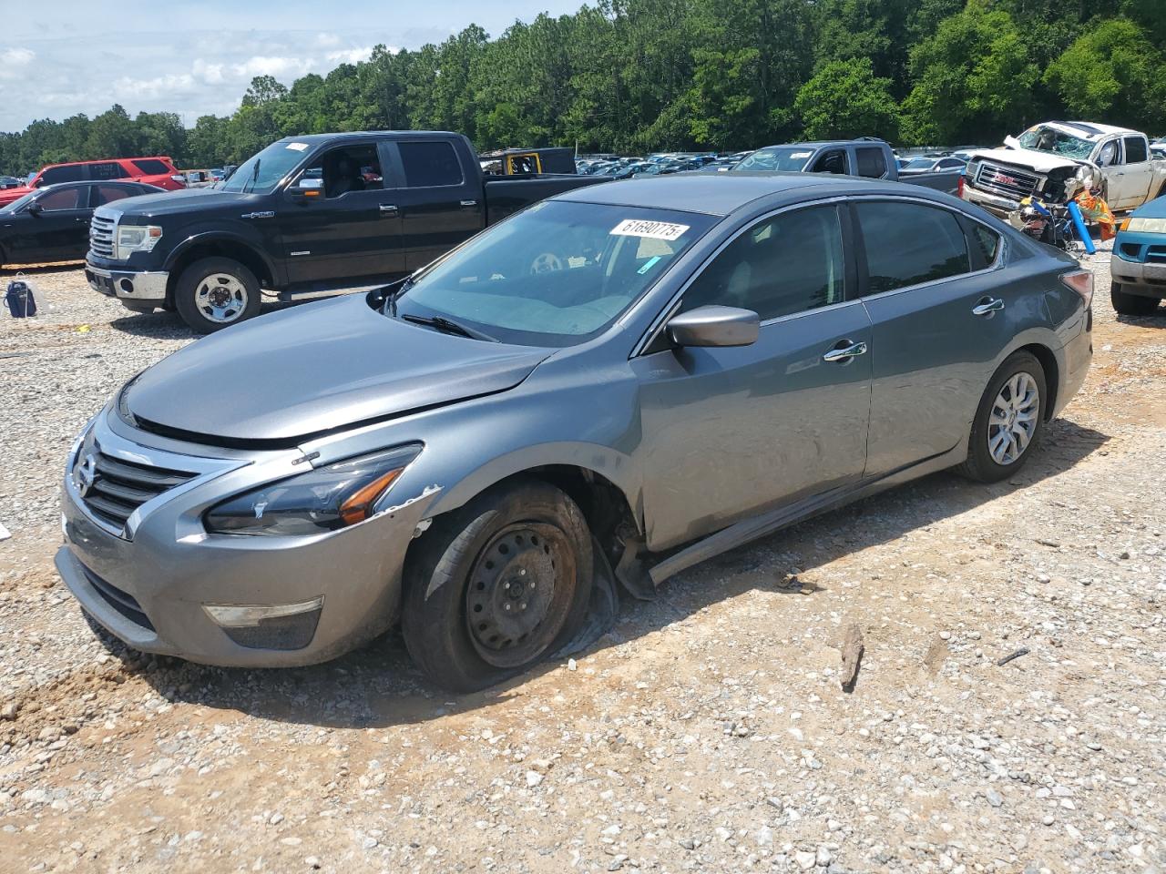Salvage Nissan Altima Image