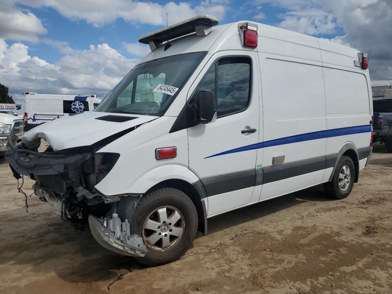 Salvage Mercedes-Benz Sprinter Image