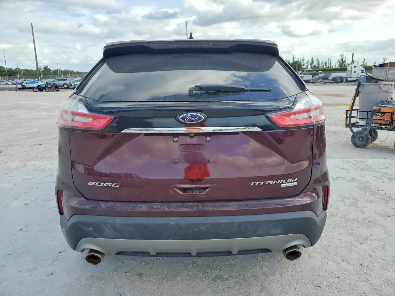 Ford Edge Titanium