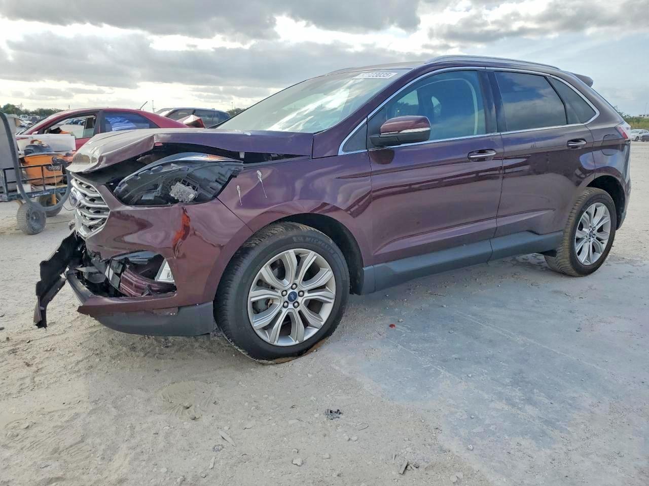 Salvage Ford Edge Image