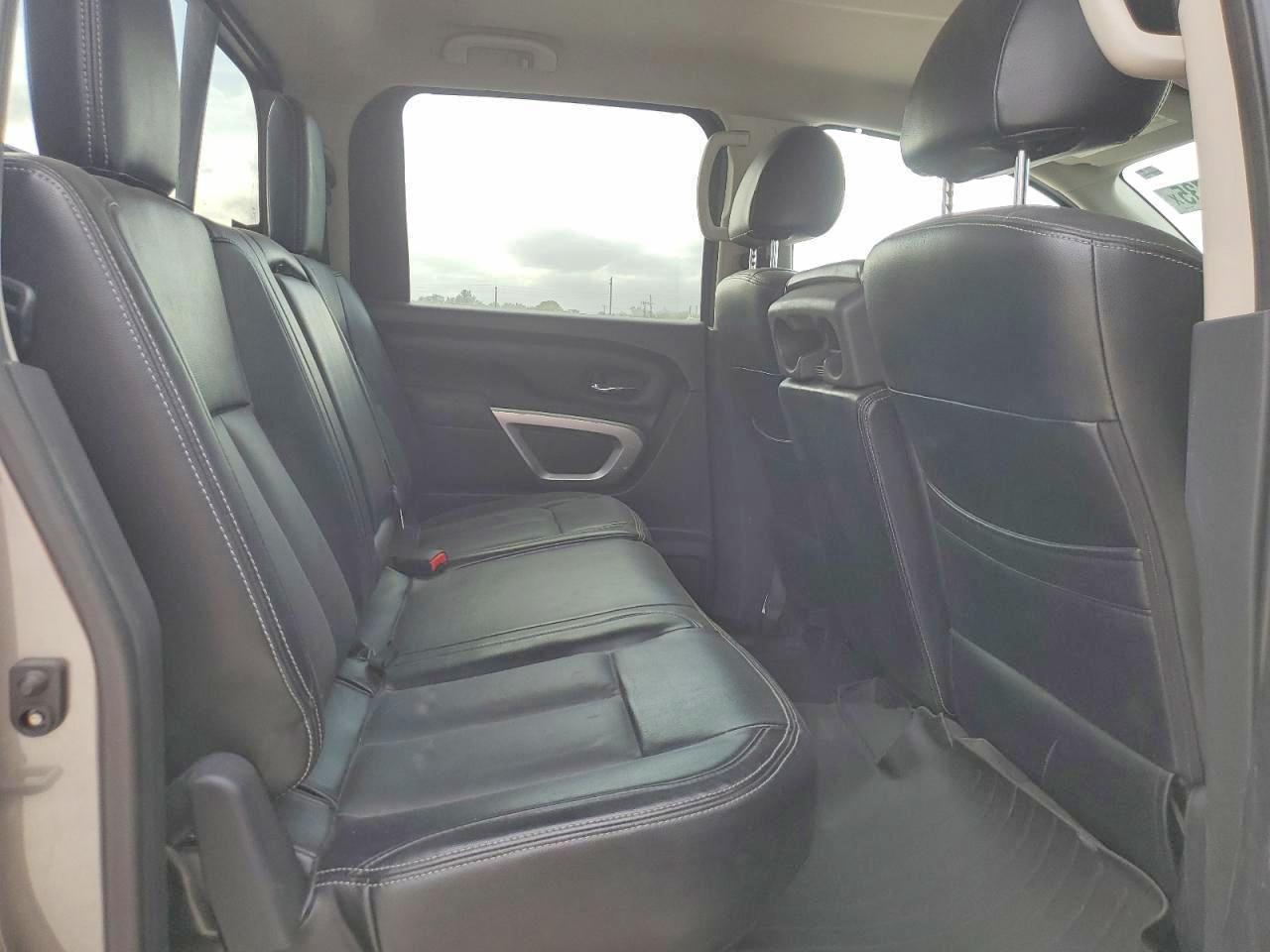 Nissan Titan S