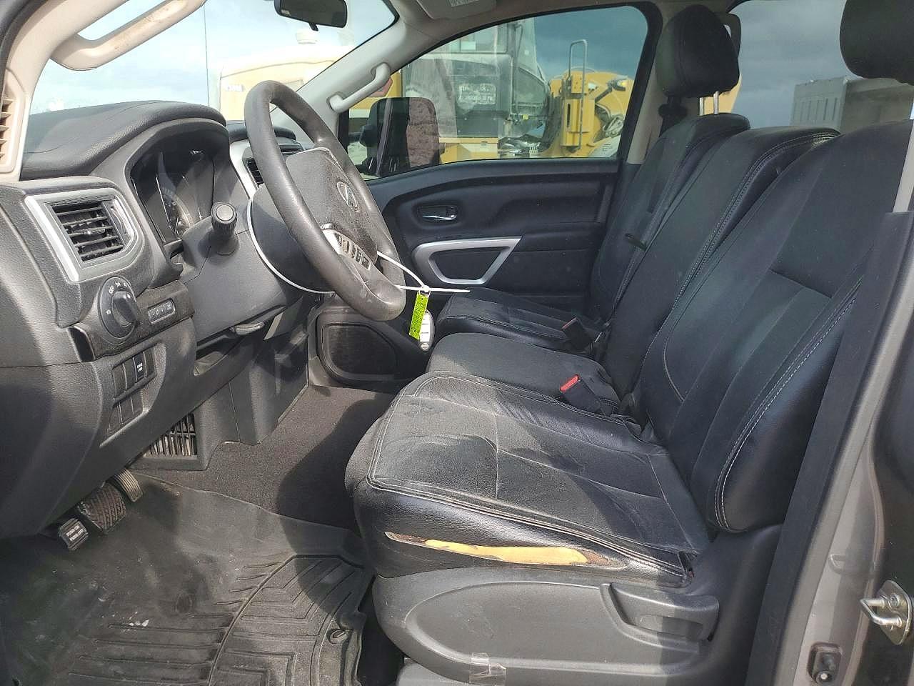 Nissan Titan S