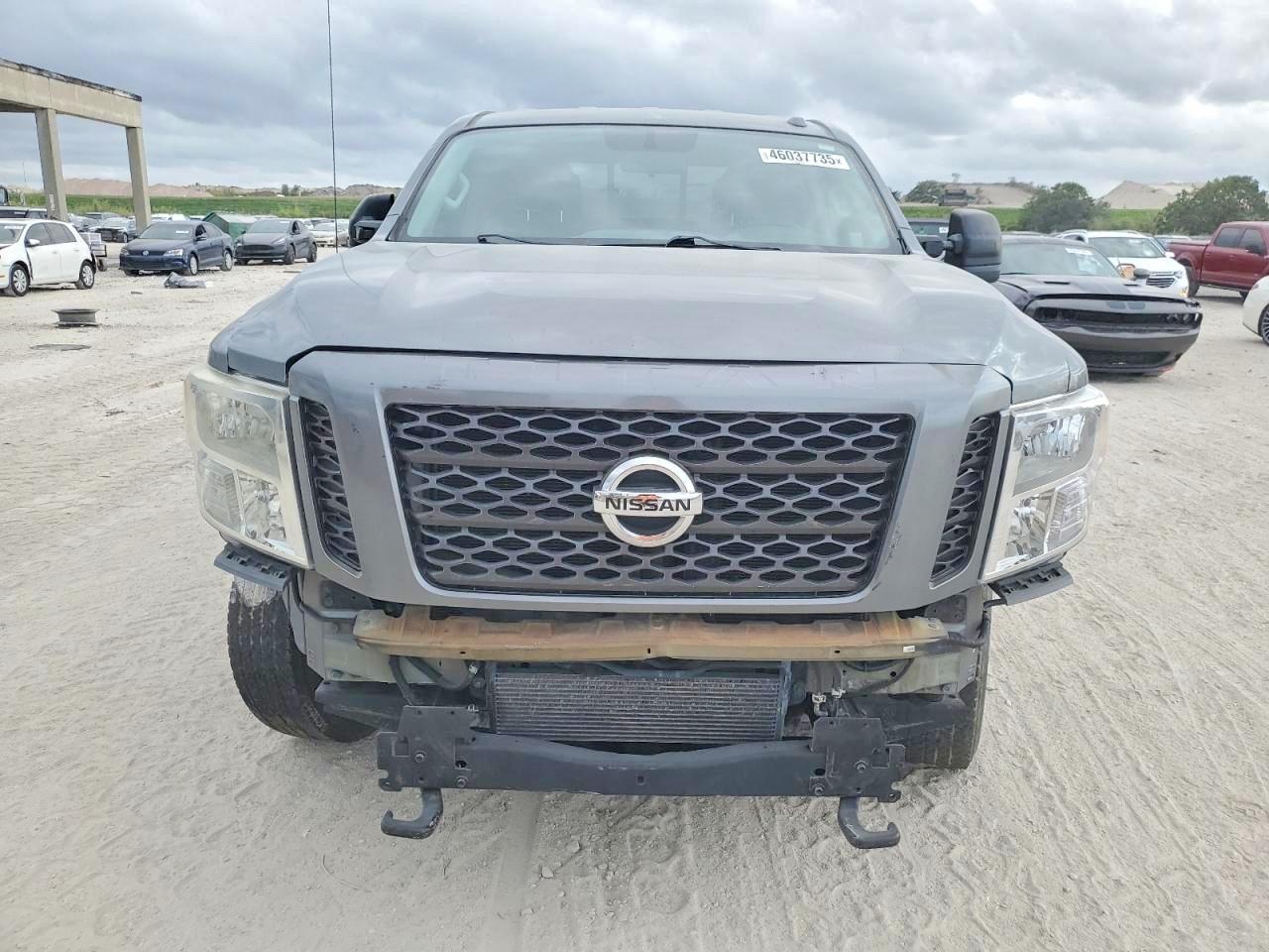 Nissan Titan S