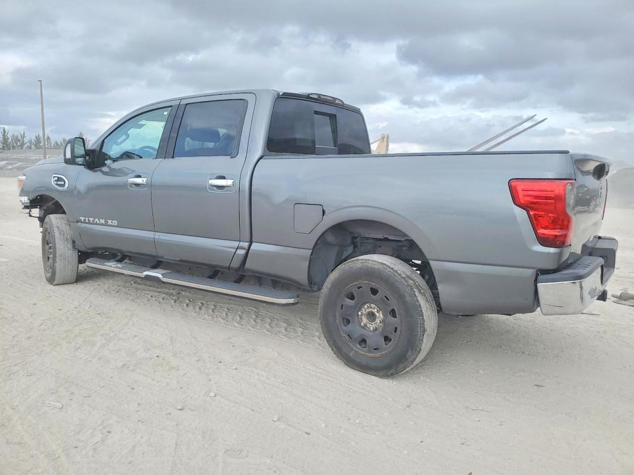 Nissan Titan S