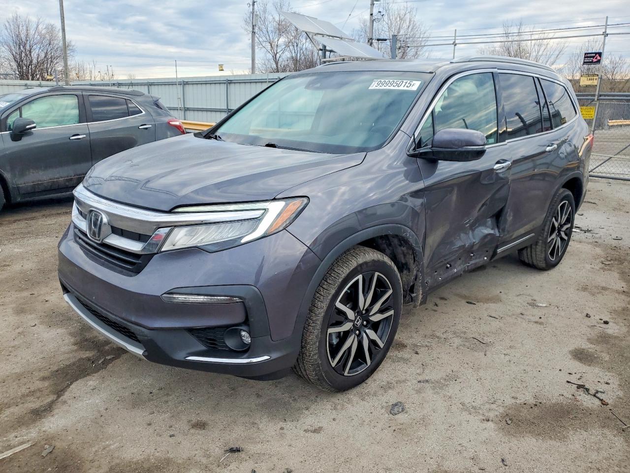 Salvage Honda Pilot Image