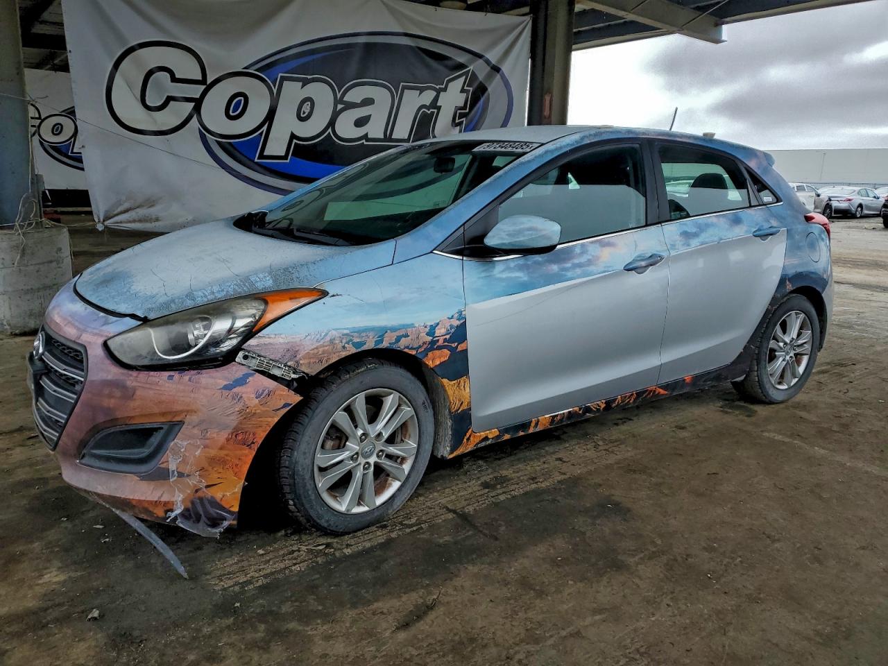Salvage Hyundai ELANTRA Image