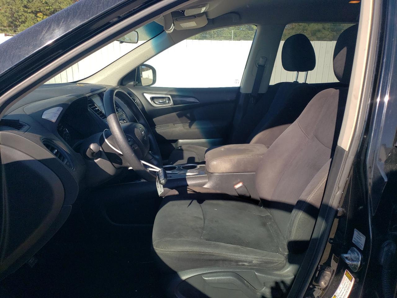 Nissan Pathfinder S