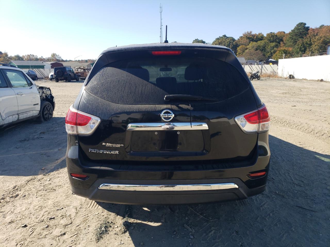 Nissan Pathfinder S