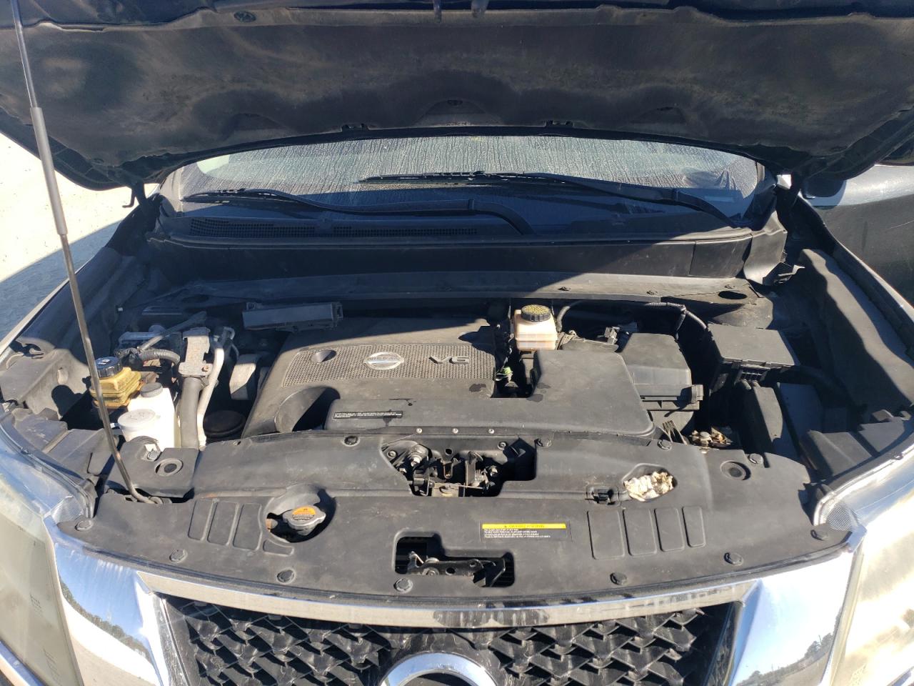 Nissan Pathfinder S