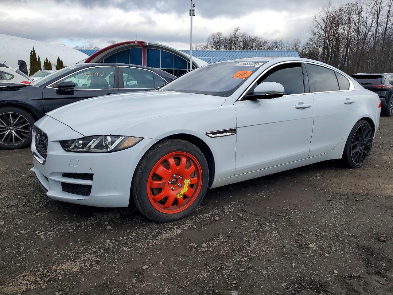 Salvage Jaguar XE Image