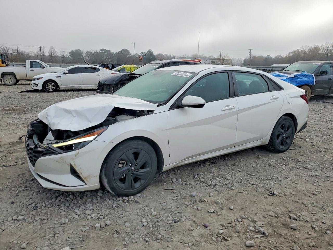 Salvage Hyundai ELANTRA Image