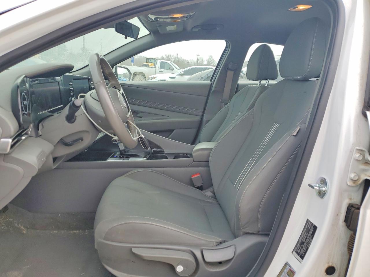 Hyundai ELANTRA Sel