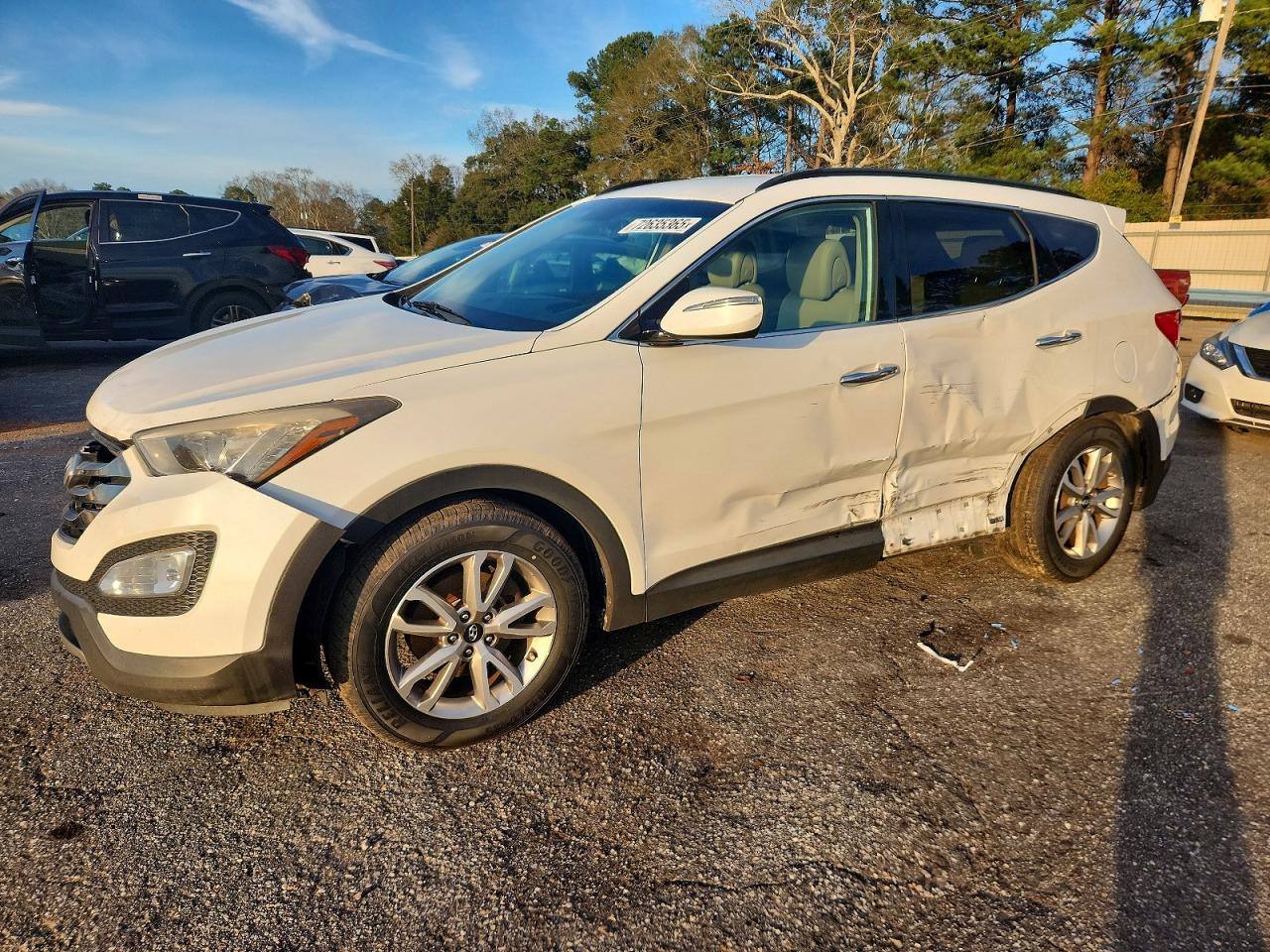 Salvage Hyundai SANTA FE Image