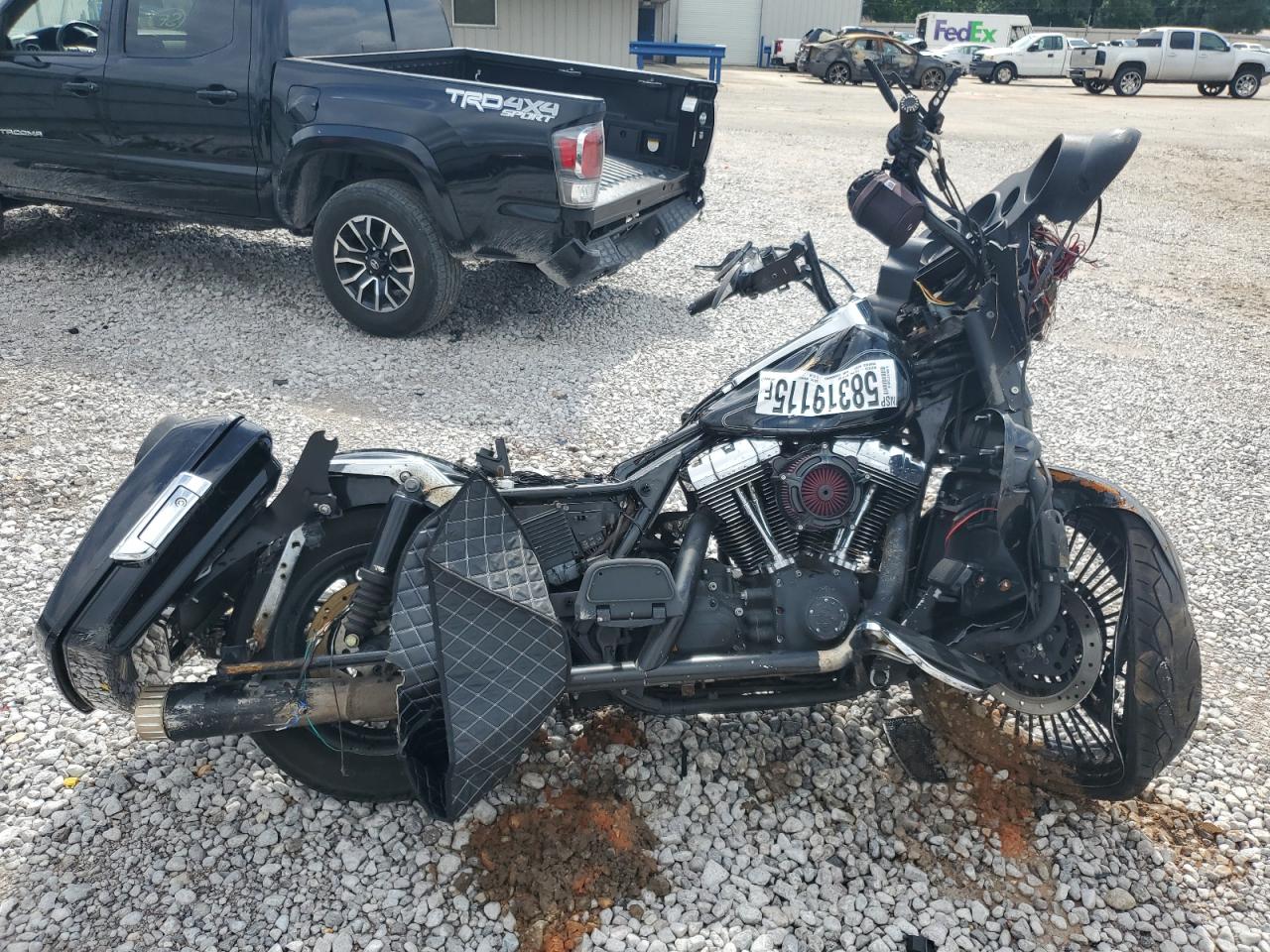 Salvage Harley-Davidson Fl Image