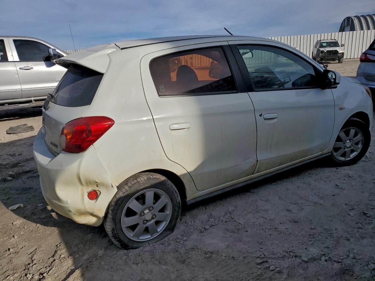 Mitsubishi Mirage Es