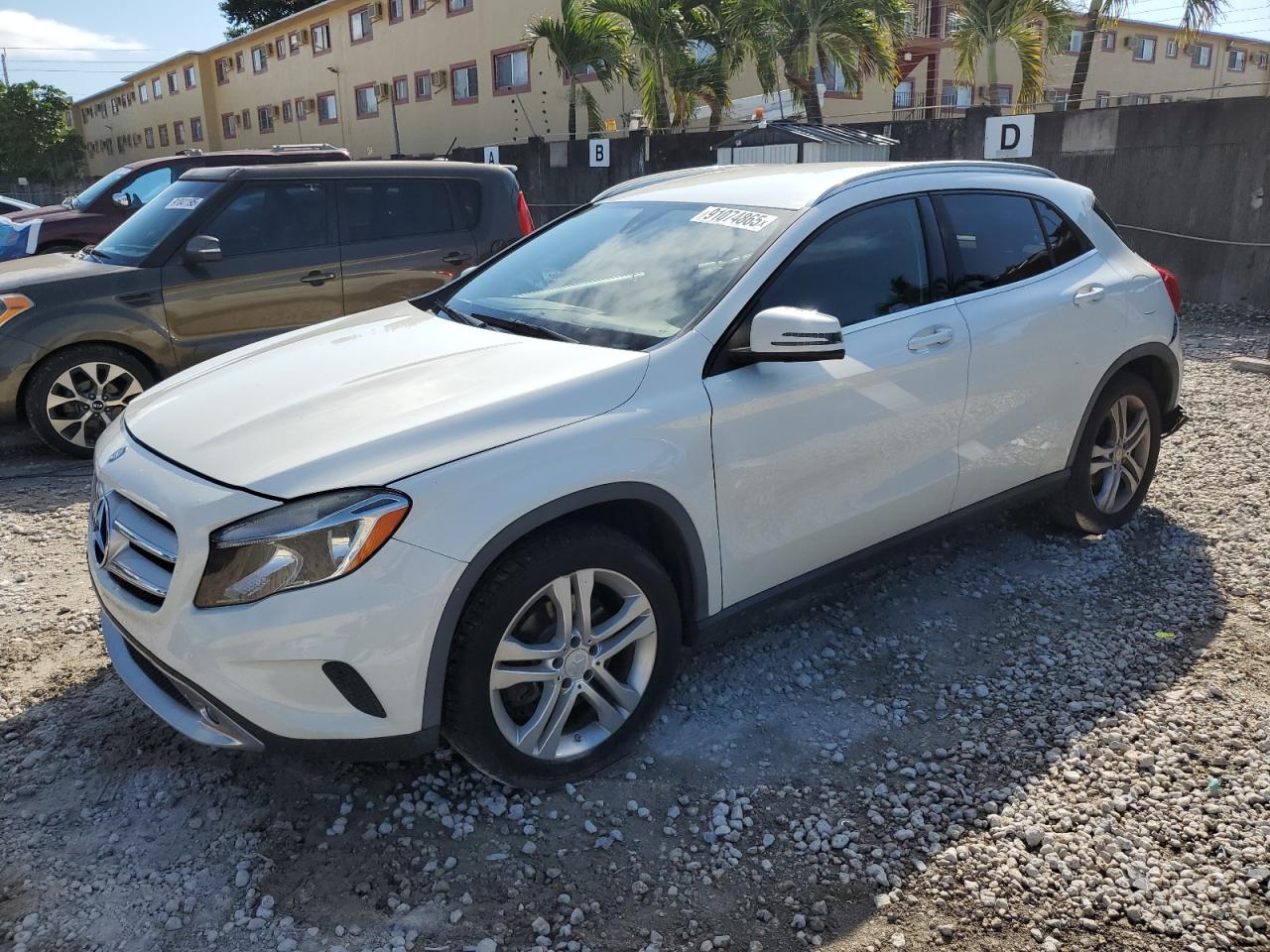 Salvage Mercedes-Benz GLA Image