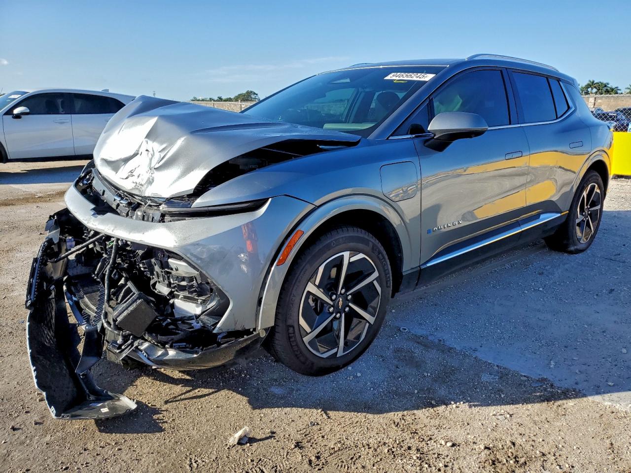 Salvage Chevrolet Equinox Image