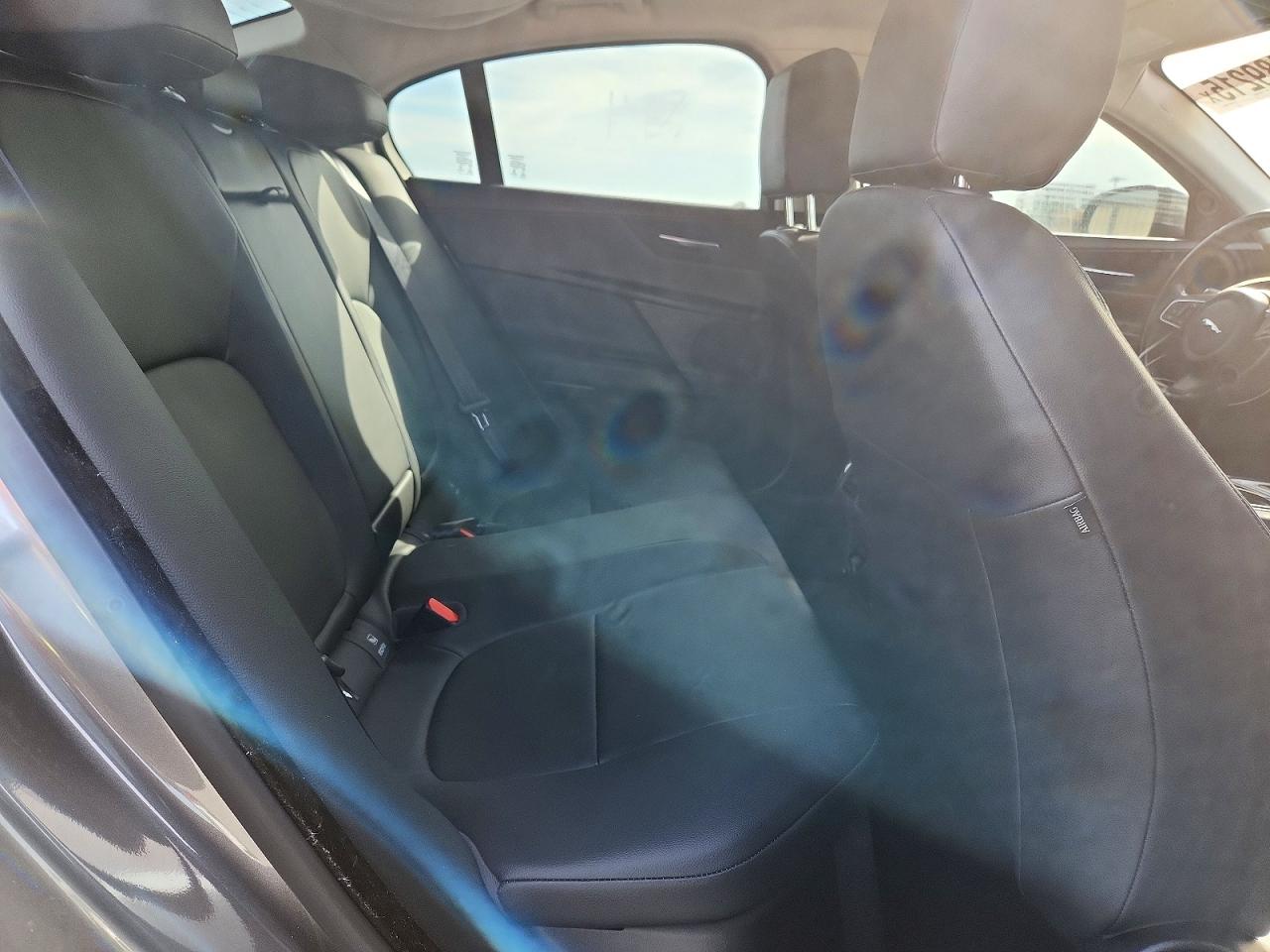 Jaguar XE Premium