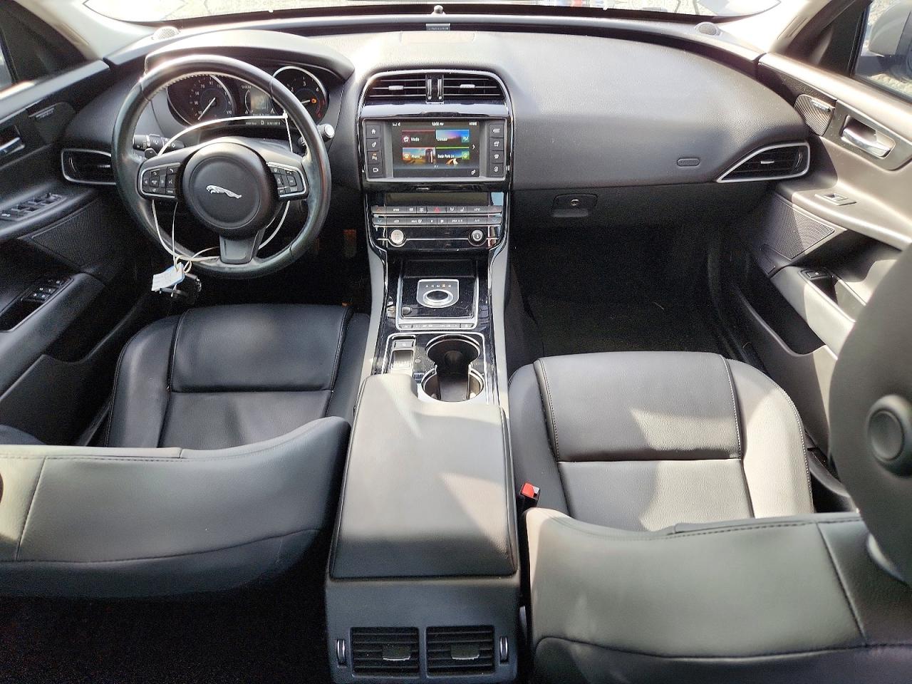 Jaguar XE Premium
