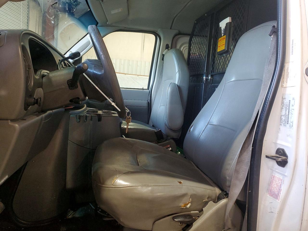 Ford Econoline E250 Van