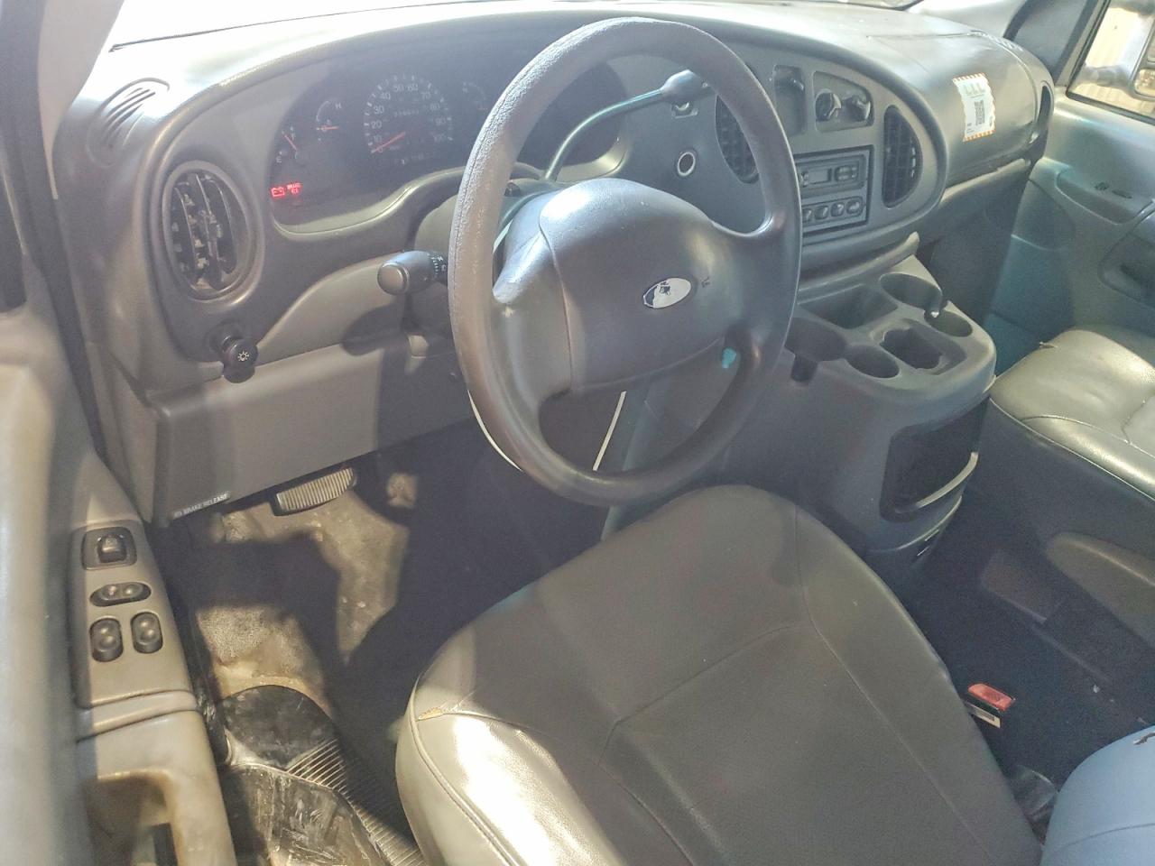 Ford Econoline E250 Van